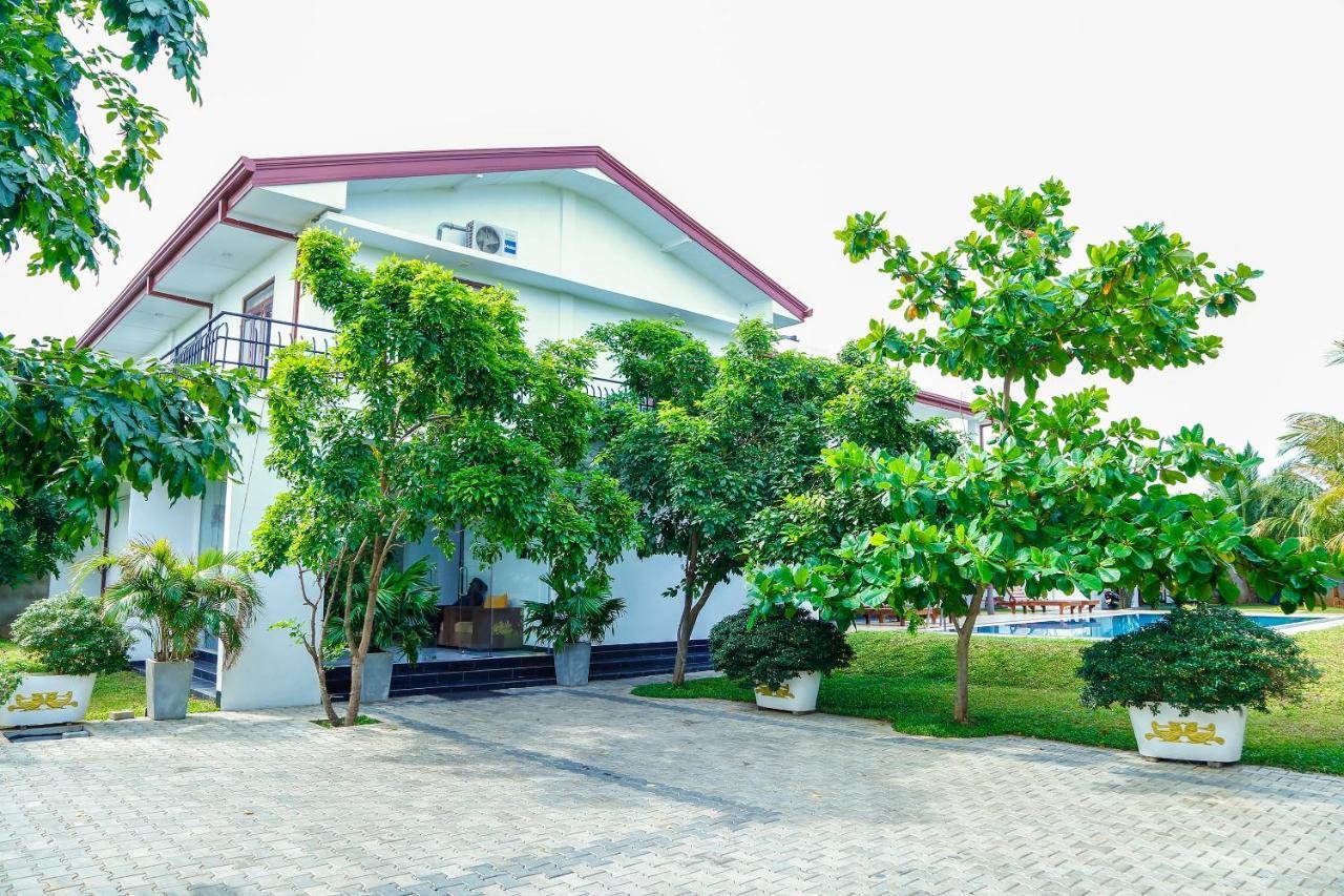 Sea Lagoon Beach Hotel Тринкомали Экстерьер фото
